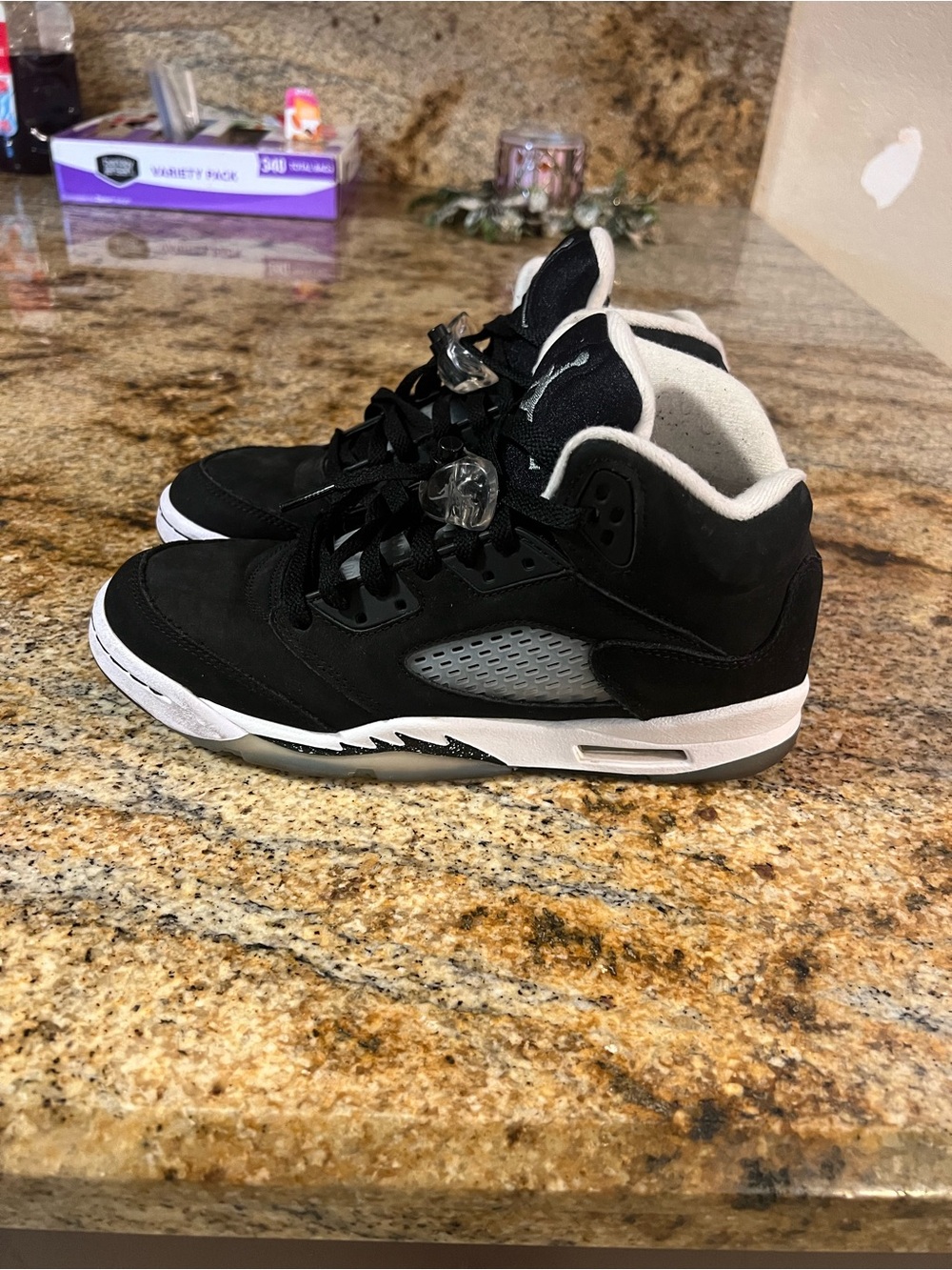 Air Jordan 5 Retro Oreo Moonlight GS 7Y Women’s 8.5 440888-011